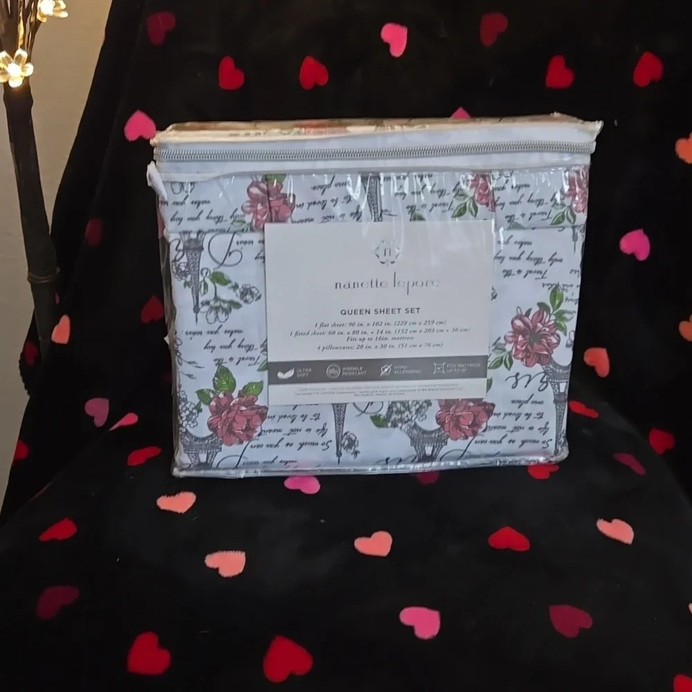Nanette Lepore Floral Script Queen Sheet Set - Picture 3 of 4
